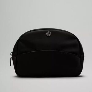 City Essentials Pouch